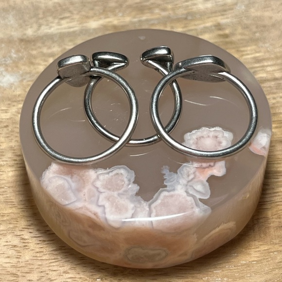 Kendra Scott Ivy Ring Set in Navy Silver-tone - Picture 7 of 10